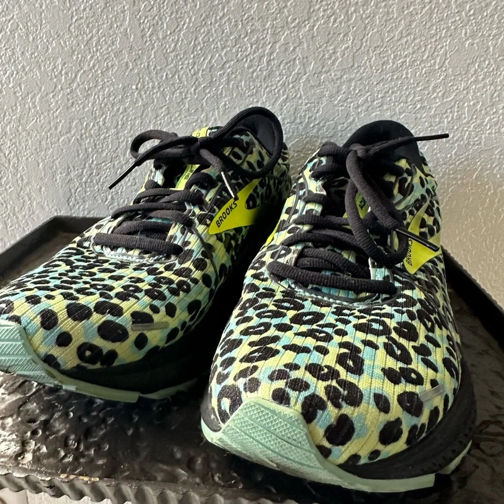 Brooks Women's Mint Green Black Leopard Print Running Shoes - Picture 9 of 11